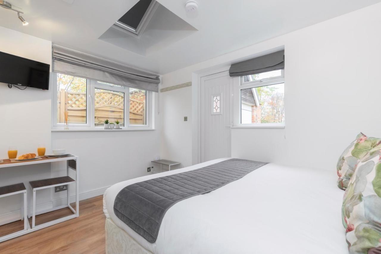 Modern Self Contained Studio Home 切尔滕纳姆 外观 照片